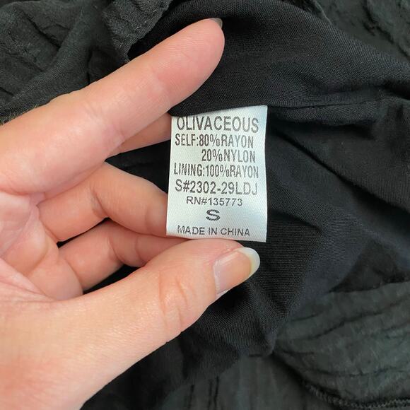 Olivaceous NWT Charlotte Crinkle Mini Dress Size S Black Boho‎ - Picture 7 of 9